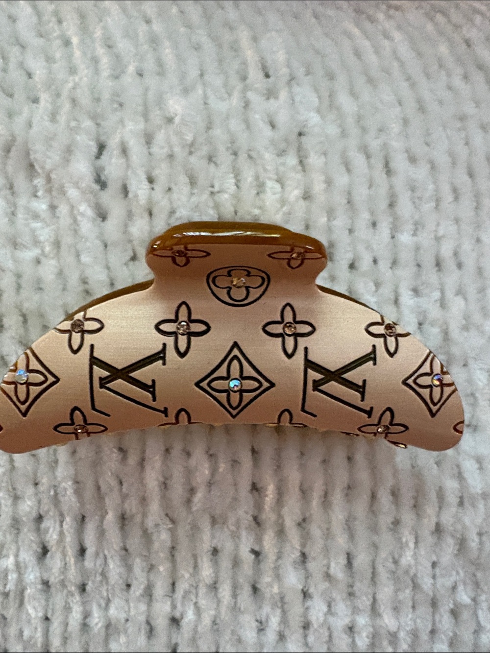Fashion Jewelry Beige Hair Claw Clip with Printed Motif